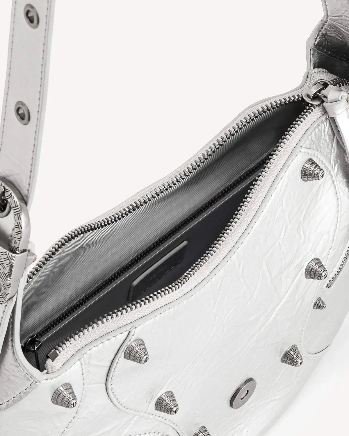 Жіноча сумка на плече JW PEI Tessa Metallic Pleating Shoulder Bag, срібляста — фото 5