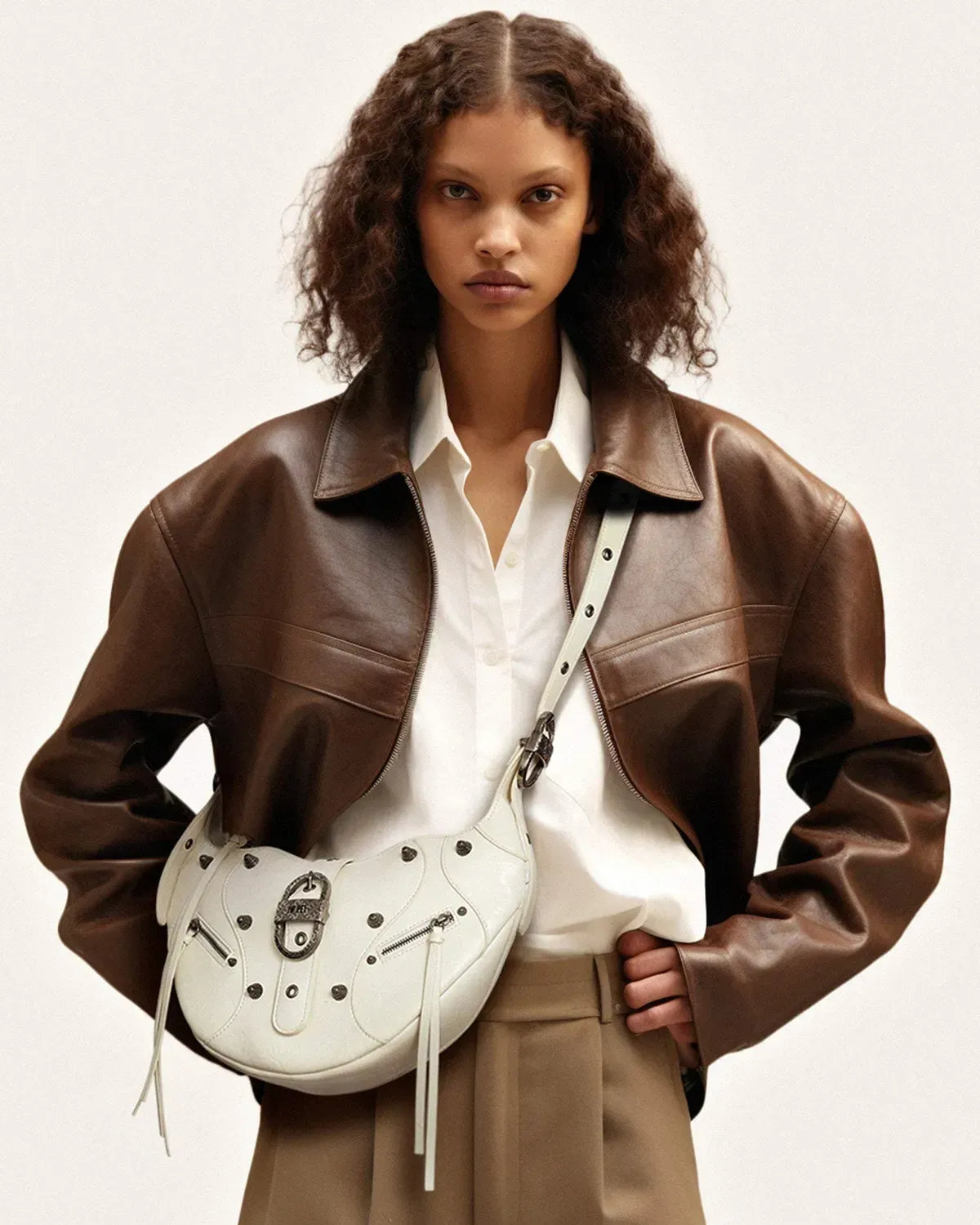 Жіноча сумка на плече JW PEI Tessa Crushed Shoulder Bag, біла — фото 5
