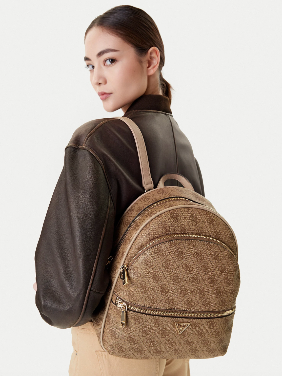 Рюкзак жіночий GUESS Manhattan II HWSG7118330 Коричневий