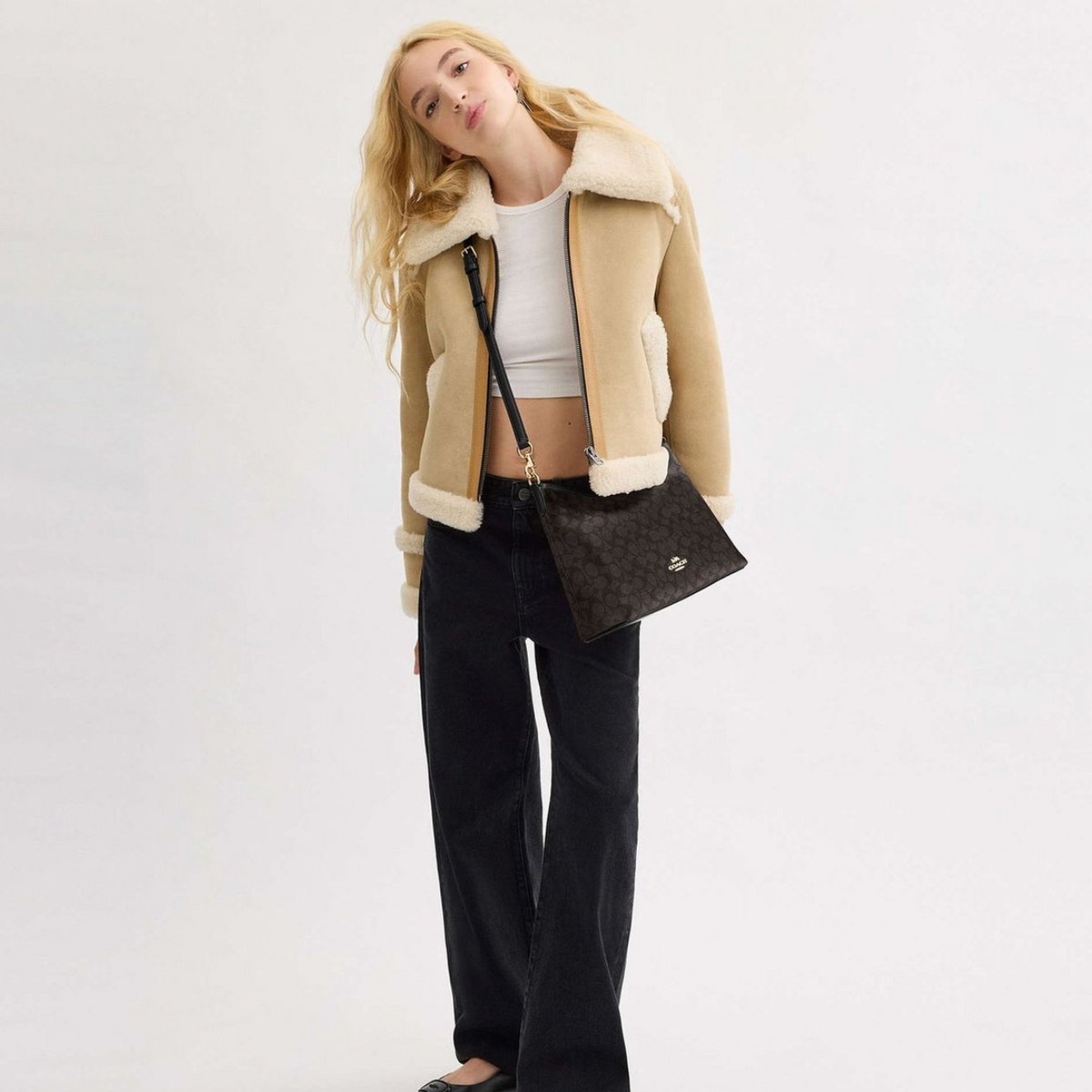 COACH Laurel Shoulder Bag In Signature Canvas сумка жіноча