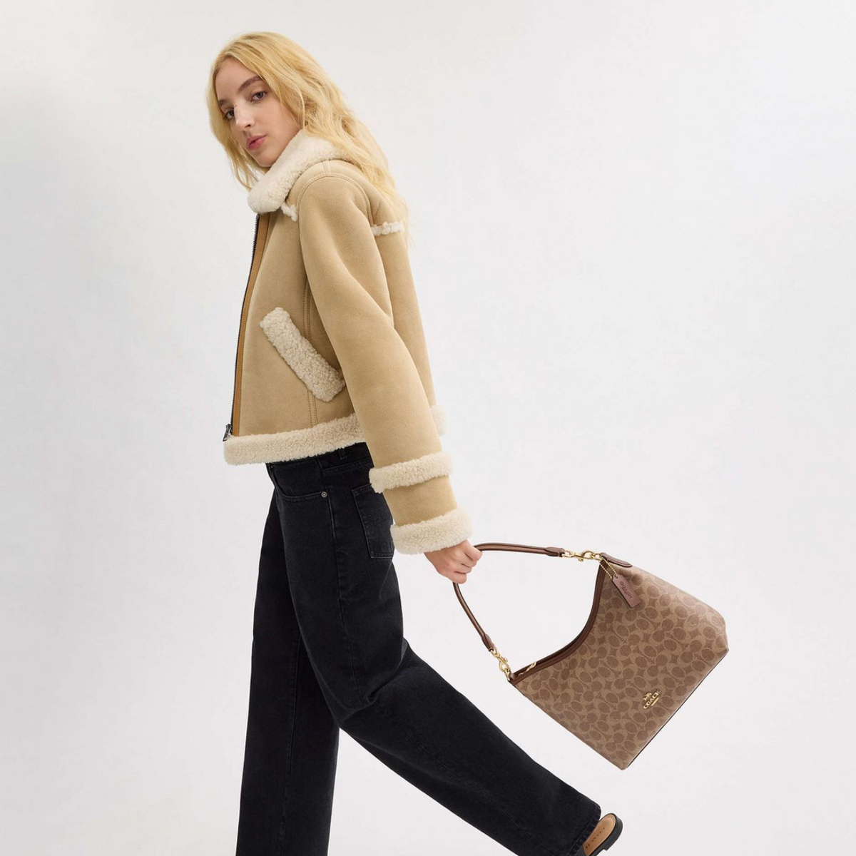 COACH Laurel Shoulder Bag In Signature Canvas Brown сумка жіноча
