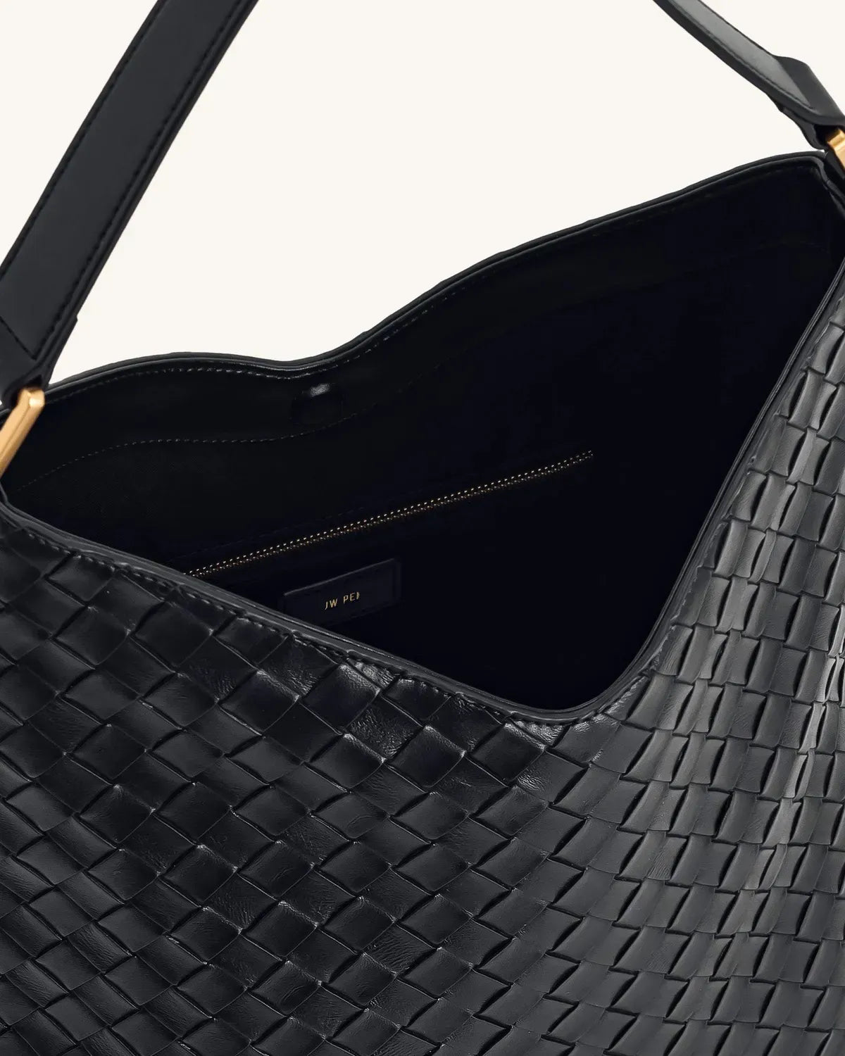 Жіноча сумка на плече JW PEI Aria Woven Texture Shoulder Bag, чорна — фото 8