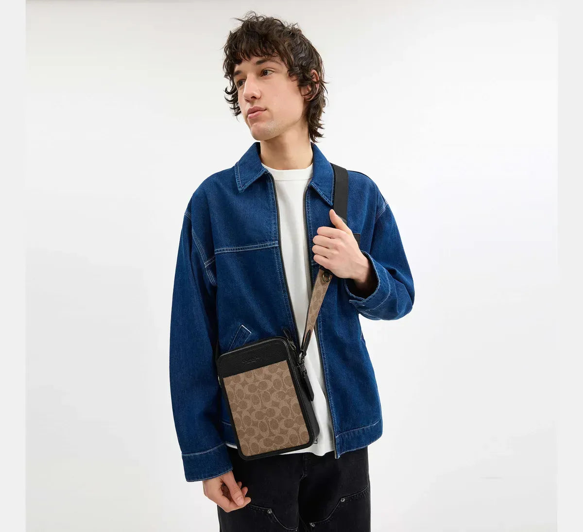 Чоловіча сумка кросбоді COACH Sullivan Crossbody Bag In Signature Canvas, Gunmetal — фото 2