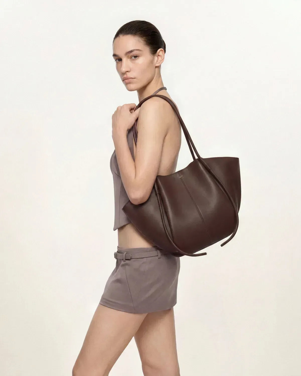 Жіноча сумка-тоут JW PEI Nala Wide Tote Bag, насичено-коричнева — фото 14