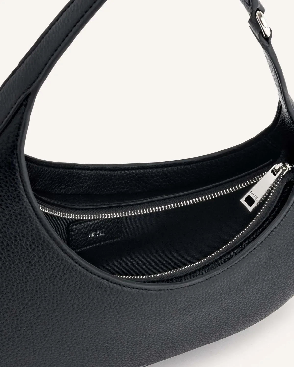 Жіноча сумка на плече JW PEI Harlee Shoulder Bag, чорна — фото 10