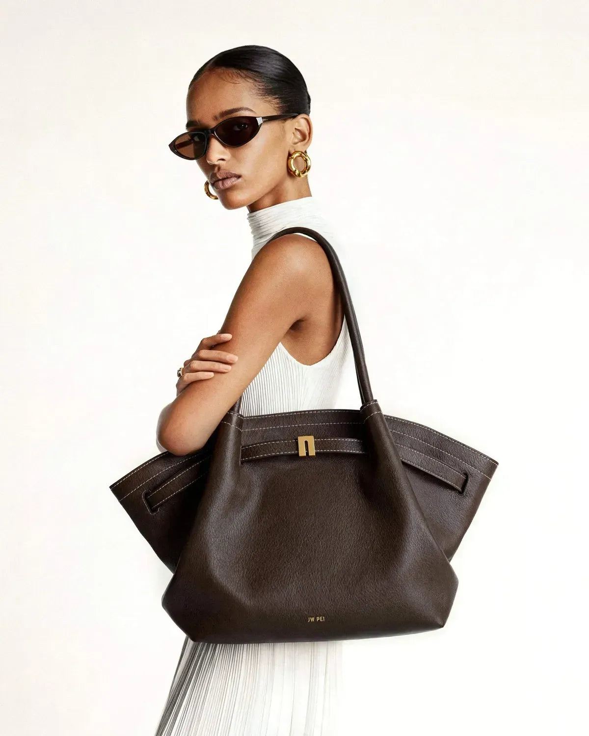 Жіноча сумка-тоут JW PEI Hana Large Tote Bag, темно-коричнева — фото 15