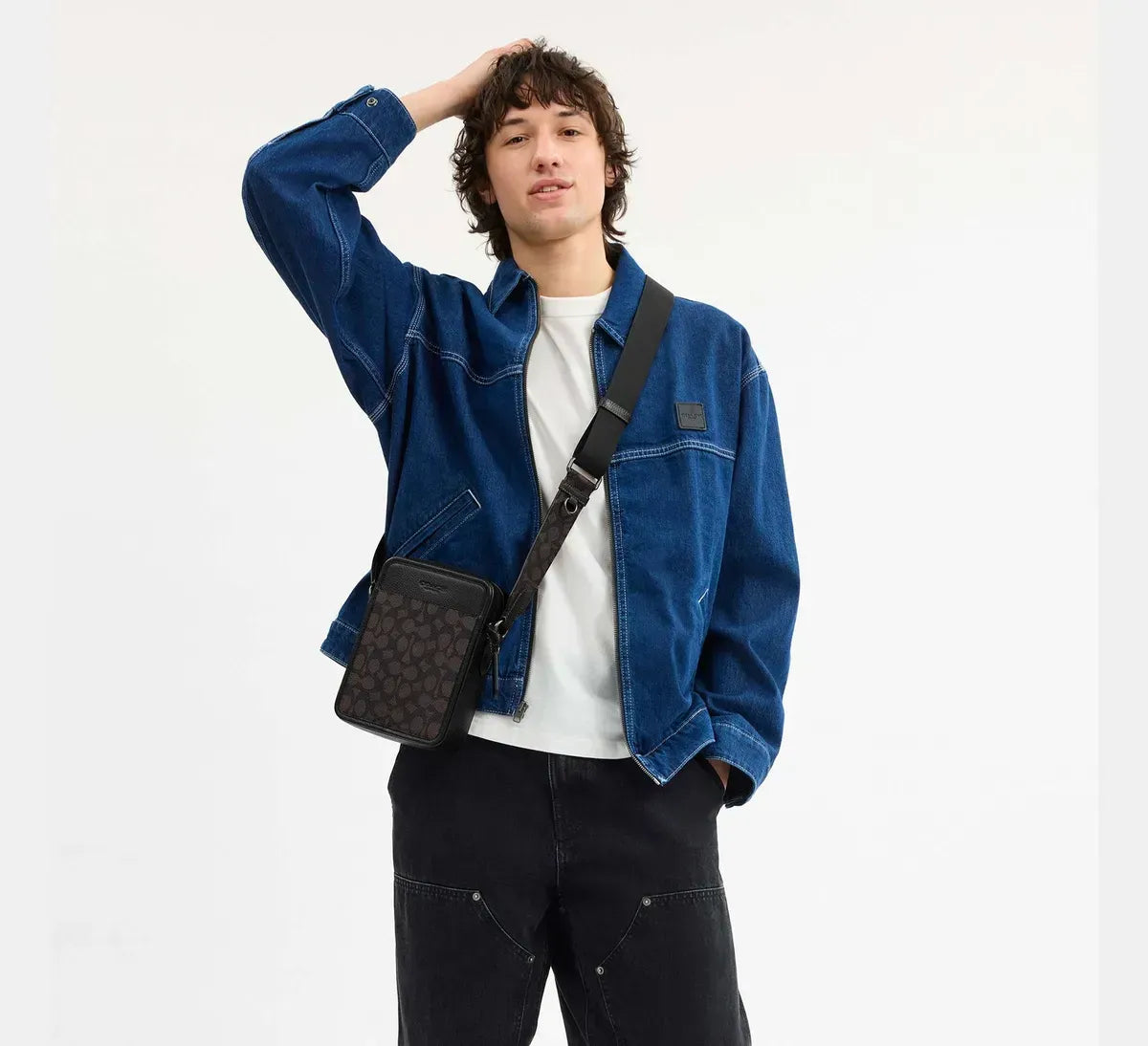 Чоловіча сумка кросбоді COACH Sullivan Crossbody Bag In Signature Canvas, Qb / Walnut / Black — фото 2