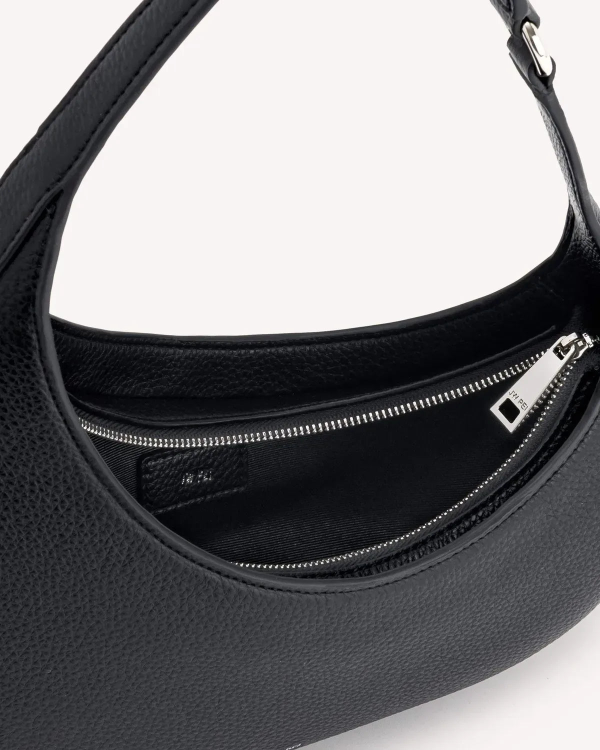 Жіноча сумка на плече JW PEI Harlee Shoulder Bag, чорна — фото 5