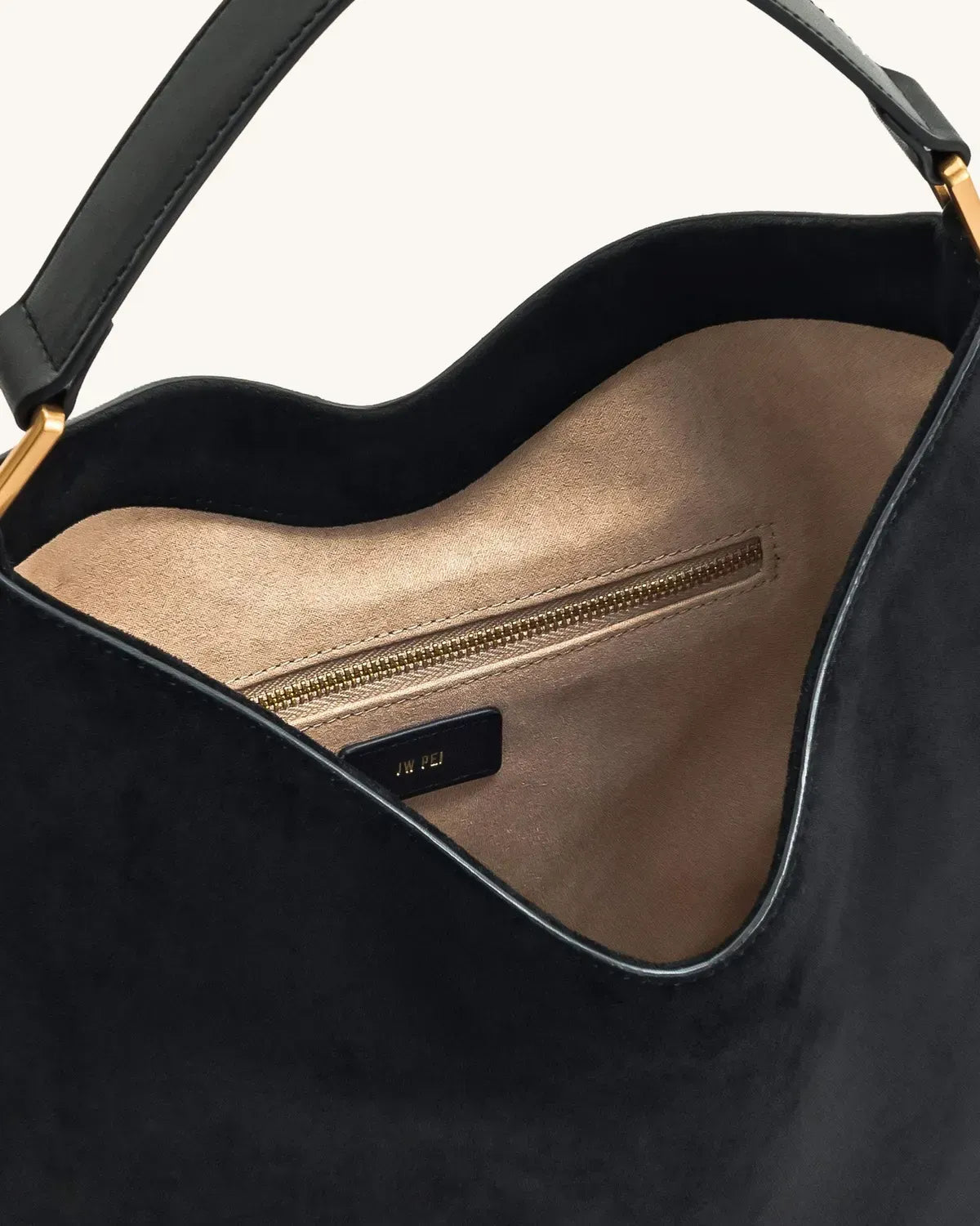 Жіноча сумка на плече JW PEI Aria Faux Suede Shoulder Bag, чорна — фото 4