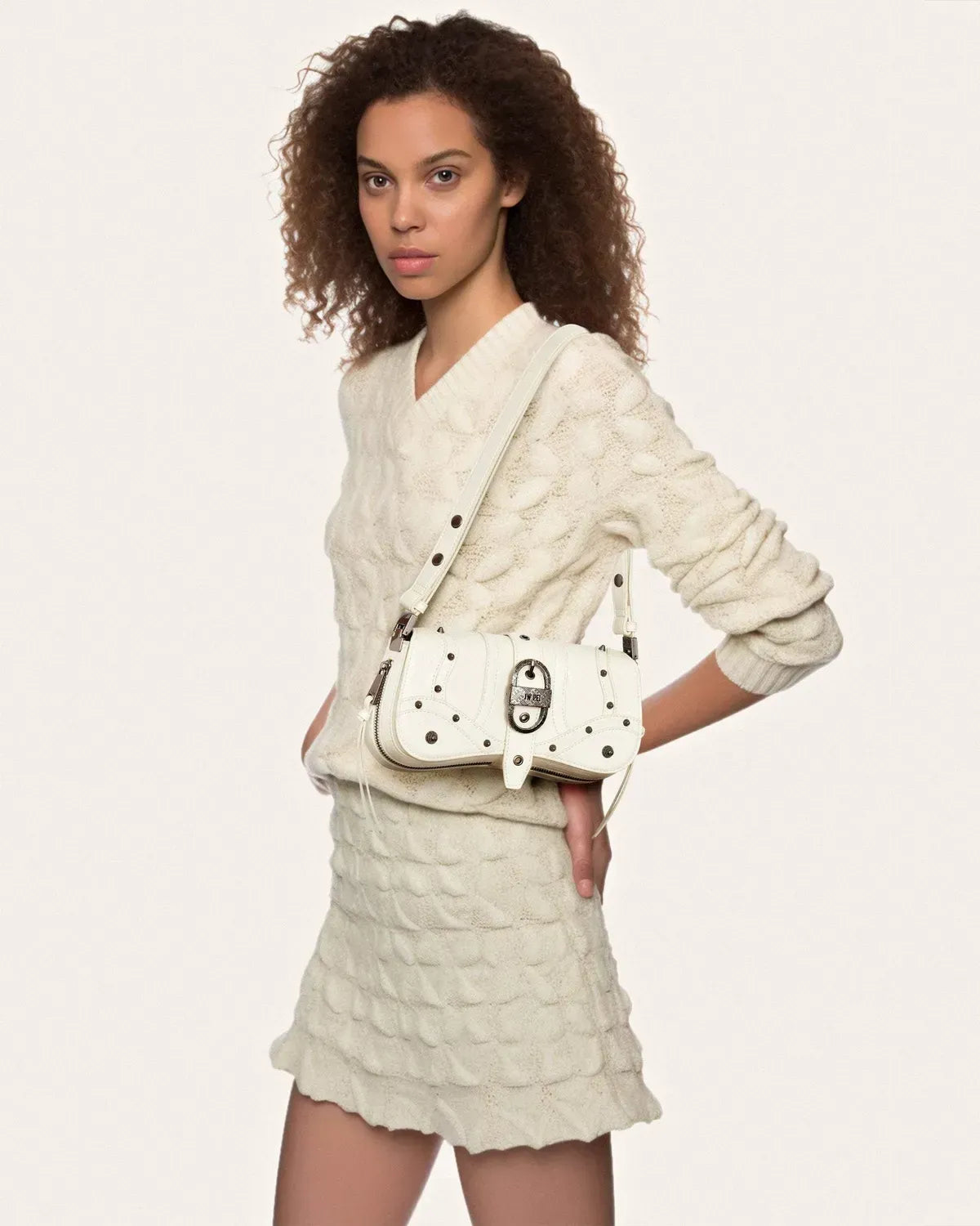 Жіноча сумка на плече JW PEI Joy Crushed Shoulder Bag, біла — фото 5