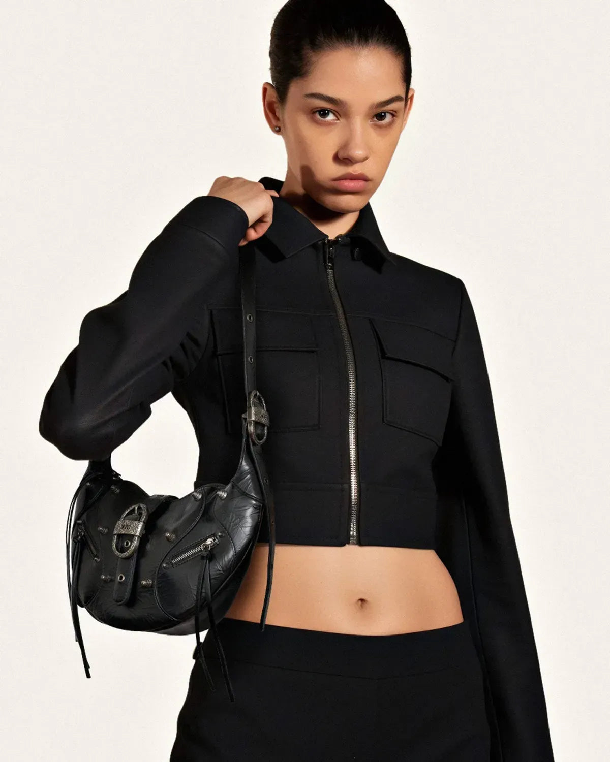 Жіноча сумка на плече JW PEI Tessa Crushed Shoulder Bag, чорна — фото 5